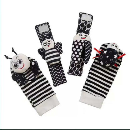 4pcs Baby Rattle / Cute Stuffed Animals Wrist Rattle  Socks 0~24 Months for Infant Boy Girl
